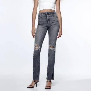 Utsvängda jeans  - Säljer dessa jeans från zara då dom inte kommer till användning, nypris 359kr säljer för 150kr💞