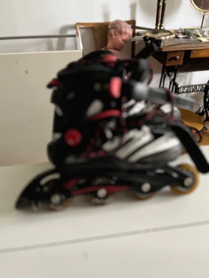Rollerblades barn - Reglerbara stl 34-37, begagnat skick 