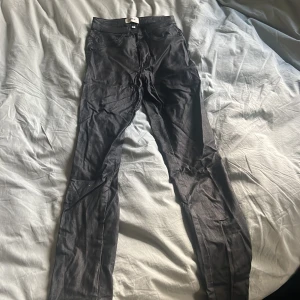 Skinnimitation byxor - Fint begagnat skick Storlek xs/30