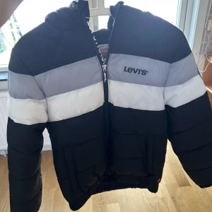 Levi’s vinter jacka  - Helt ny aldrig använda bara testad 