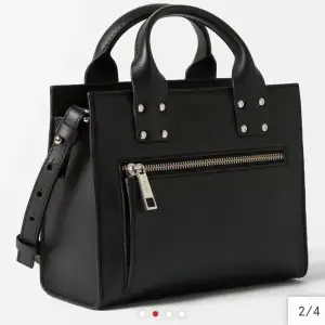 Säljer min fina handväska i färgen svart från Wera. Nypris 1200kr. Aldrig använd men har tagit bort prislappen. Dustbag får man även med!❤️
