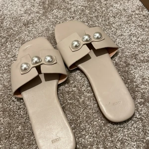 Sandaler  - Beiga sandaler köpta från Shein i storlek 37