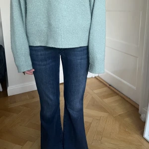 Lågmidjade bootcut jeans - As snygga lågmidjade bootcut jeans från Mih! Skriv vid intresse eller frågor<33