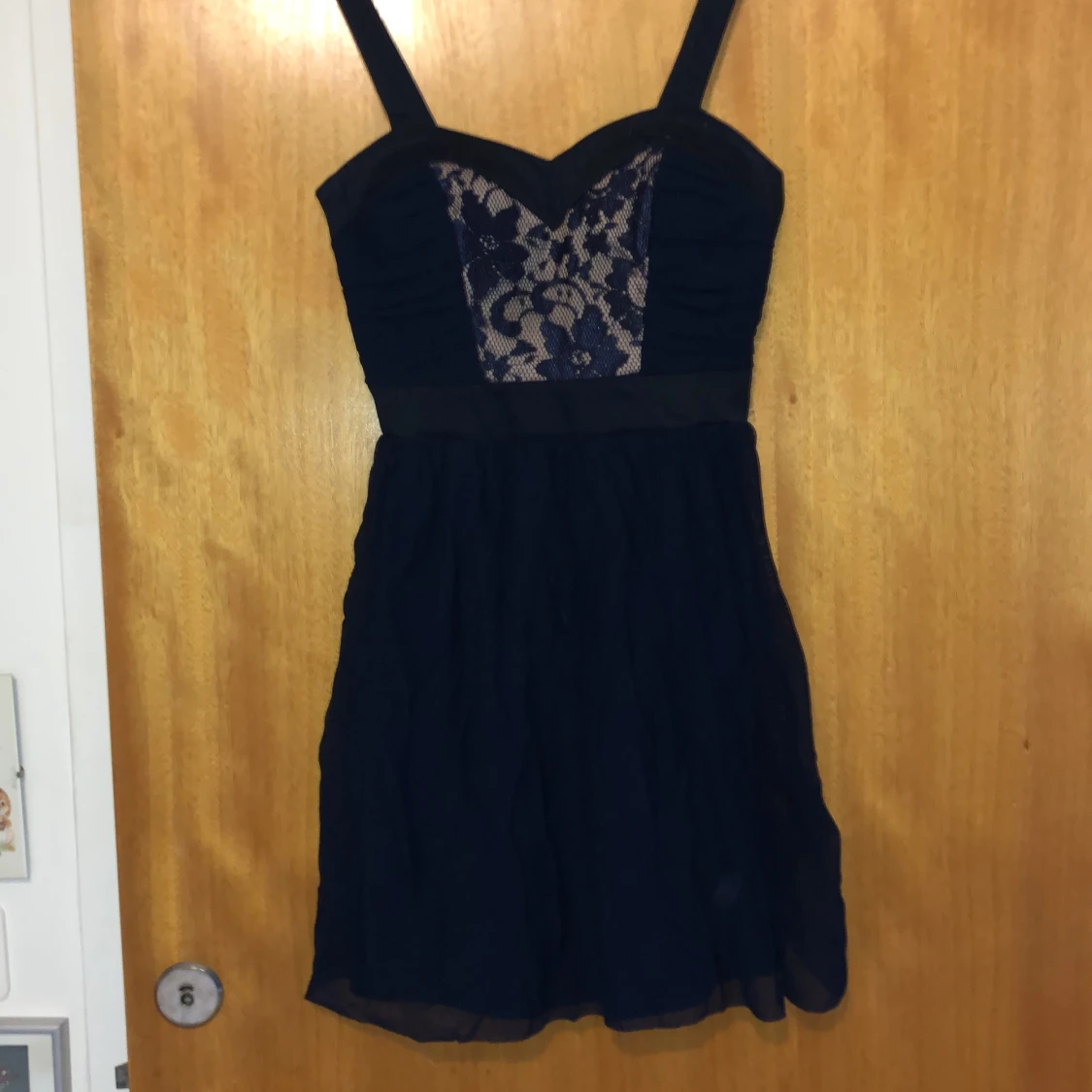 Navy spets klänning - 90