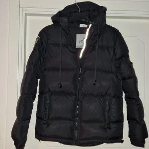 Eskimo Down Jacket  - Jätte fin damjacka 