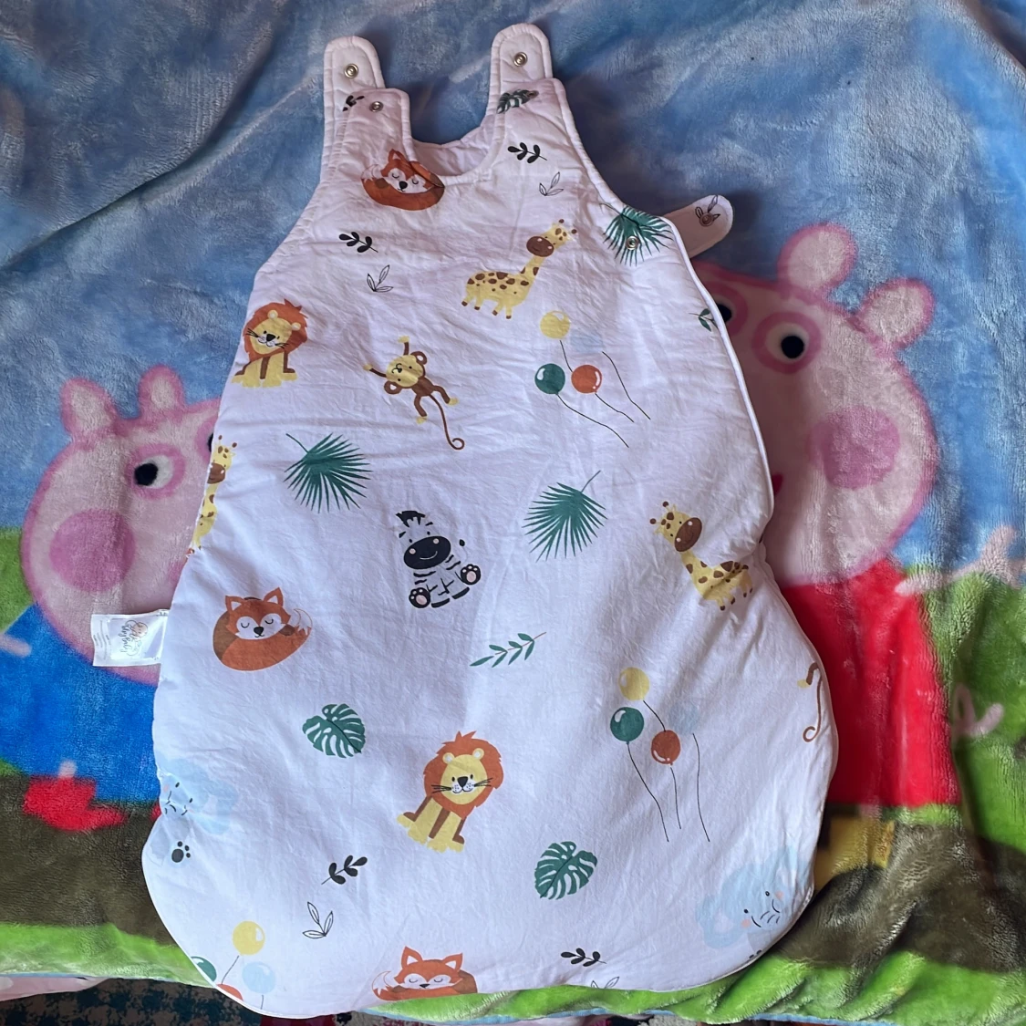 Barn kläder samt sovpåse