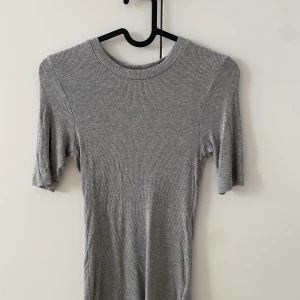 Slim tshirt - Stretchig tshirt i slim modell