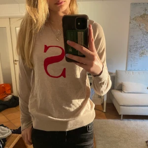 Tröja - Stickad tröja med ”S”❤️