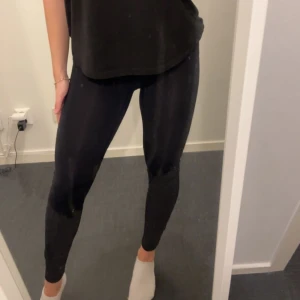 Peak spring thights - Säljer dessa använda tightsen ifrån Peak som tyvärr är för små för mig nu.