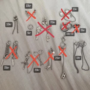 Örhängen, ringar & halsband - Säljer några smycken jag inte använder längre, de flesta av örhängena har aldrig kommit till användning. Allt är köpt på Aliexpress för cirka 2 år sen. Endast Swish betalning och köparen står för frakten!