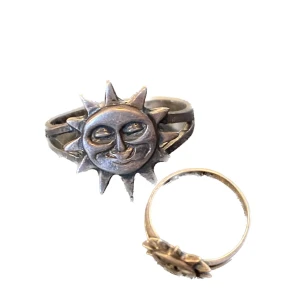 Ring - Jättefin ring med en sol! Se storlek på bild 2🌞