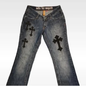 Låg midjade jeans  - Snygga lowrise jeans som säljs på grund av att de inte är min still.