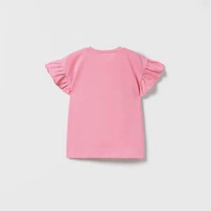 T-shirt med volang (rosa) - Säljer denna t-shirt från zara med volanger   Tröjan har används några få gånger (1-2 ggr)   Inga skador/fläckar    Nytt pris 139 kr mitt pris 50 kr 