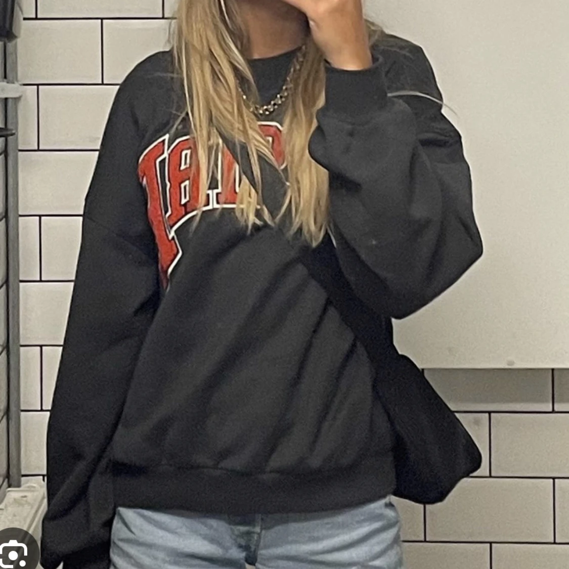 Supercool sweatshirt från Weekday❤️🤍