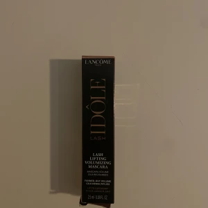 Lancôme lash idols mascara 01 - 01 black.  New never opened 