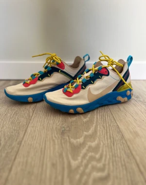 Nike react element 55 sneakers strlk 38 - Nike react element 55 sneakers i strlk 38. Använda en gång så i nyskick! Slutsålda överallt.