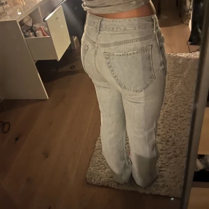 Jeans - Jeans från bikbok, fin ljus färg💗skriv för frågor eller fler bilder
