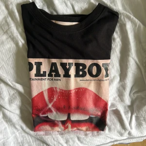 Playboy topp - Topp storlek S är oversized i modellen❤️