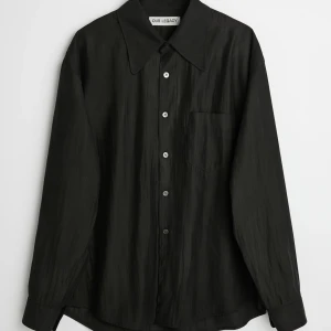 Our legacy 70s Coco shirt  - Our legacy 70s Coco shirt i svart Storlek 48  9/10 * slutsåld i 48 på hemsidan*  Skriv om du har frågor!  