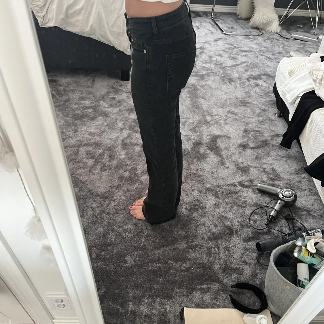 Svarta bootcut jeans - 90