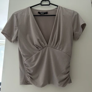 Topp - Från bik bok. Använder ej långre! Pris kan diskuteras.