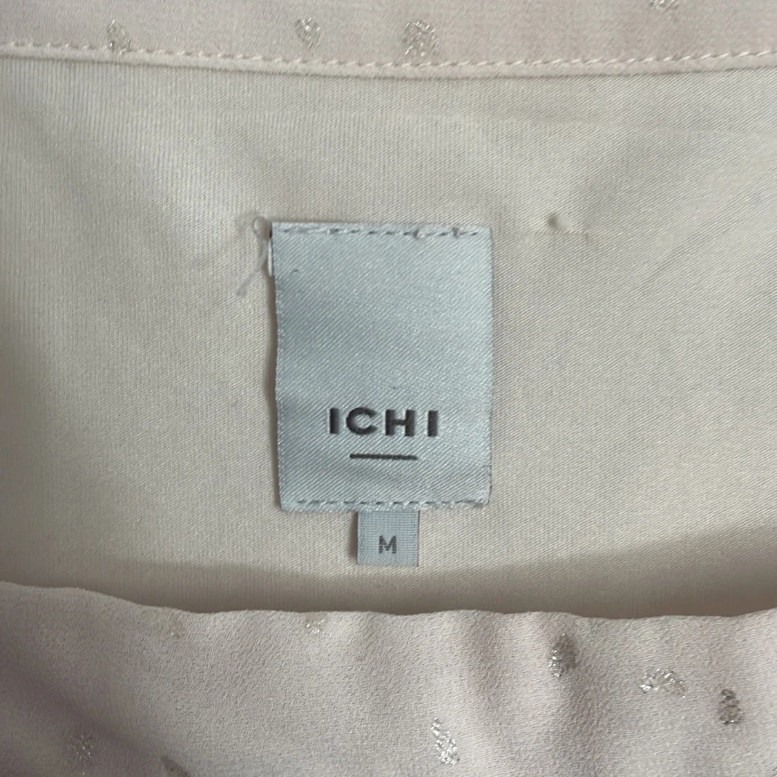 Glittrigt linne  - 91