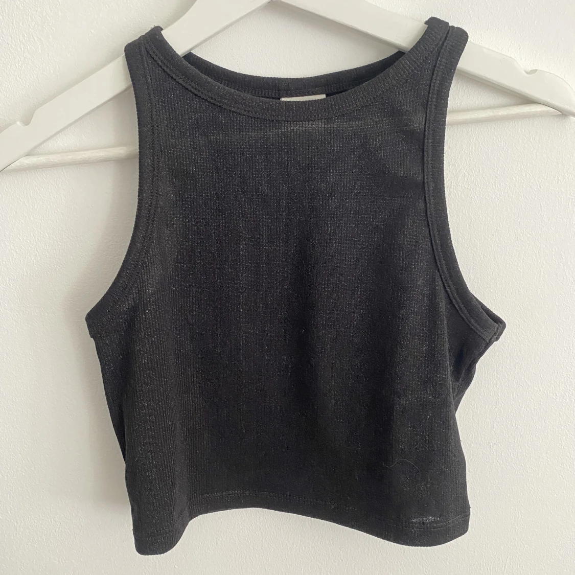 Svartglittrig crop top