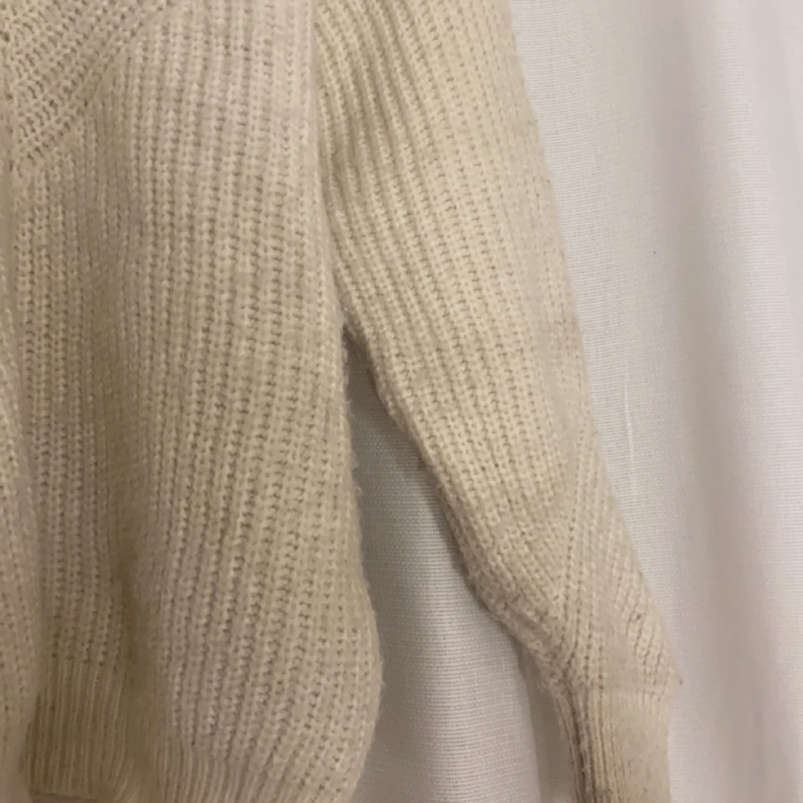 Vit stickad tröja - 90