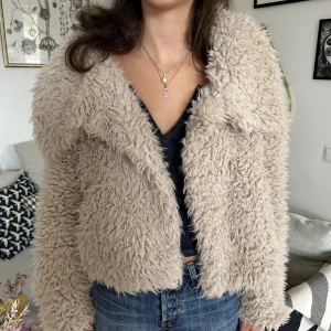 Pälsjacka  - Bra skick!! Jätte fin🥰