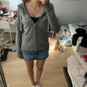 Hollister tröja - Bra skick, super snygg. 