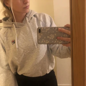 Fila hoodie  - Fila hoodie som knappt använts. 