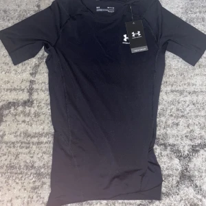 Träningströja - Helt oanvända med prislapp kvar. 