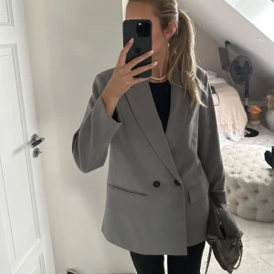 Blazer - Blazer från Zara, använd någon få gång 