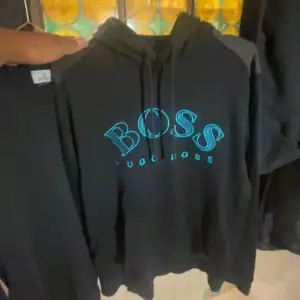 Säljer min Hugo boss hoodie då jag inte använder den längre 