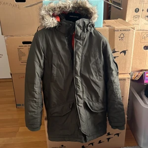 Vinterjacka  - Storlek 152 passar 10-12 år