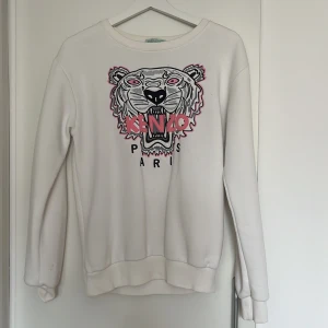 Tröja  - Bra skick! Vid snabb affär kan priset diskuteras! 