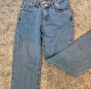 Low waisted byxor - Låg midjade byxor, använda fåtal gången säljer för jag köpt för stor storlek 