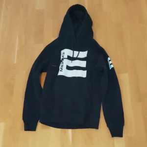Eminem Hoodie - Eminem Recovery Hoodie Liten Storlek. Säljs för 100 eller bästa bud! Mötes Stockholm, annars funkar frakt!