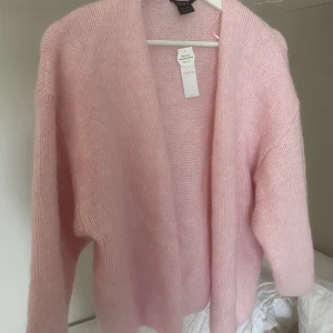 Söt rosa kofta - Supersöt rosa kofta från Lindex. Aldrig använd 