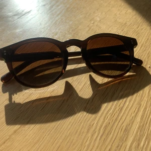 Chimi 03 - Säljer mina Chimi 03 Brown som är i topp kvalite utan några repor✅. Pris kan diskuteras✔️ fråga om ni har frågor😁