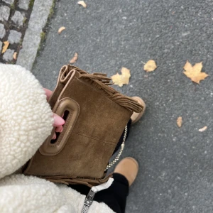 Maje väska  - Lägger ut igen, skriv privat för fler bilder🤠🤎🥥pris kan diskuteras vid snabb affär🤠