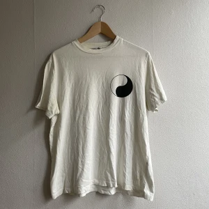 Our legacy Workshop T-shirt  - En clean vit Our legacy Workshop T-shirt i storlek 46.