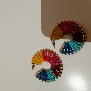 Färgglada ringörhängen!  - Färgglada ringörhängen! 