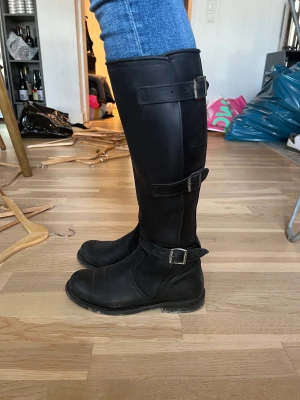 Primeboots  - Primeboots höga skor i skinn, bra skick 