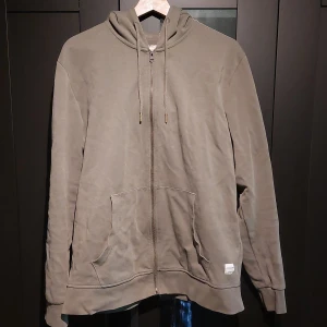 Jack & jones zip up - Jack & Jones zip up hoodie, bra skick, storlek XL