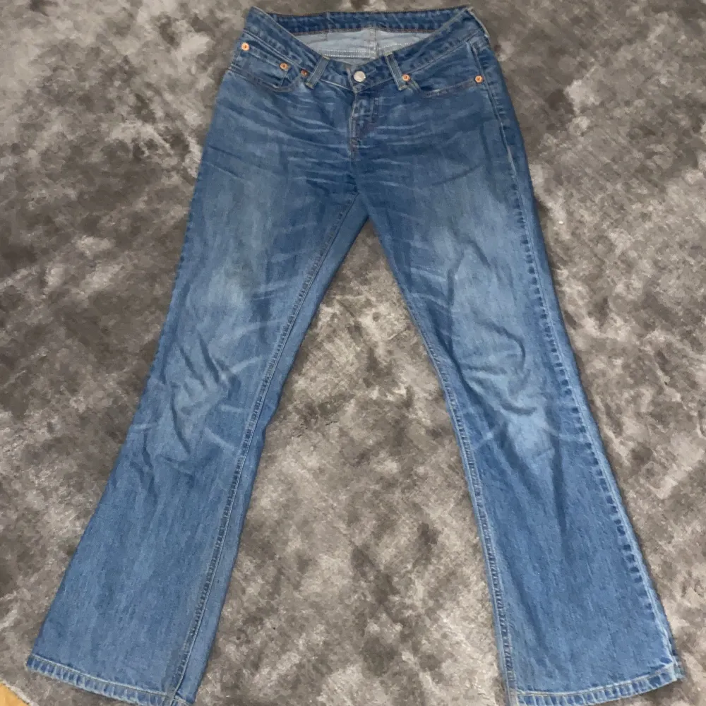 Super fina jeans som tyvärr har blivit förkorta för mig, inga defekter! ❣️. Jeans & Byxor.