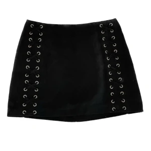 Kjol - Svartkjol 🎀Jag säljer även allt på sista bilden, kolla gärna in min profil ❤️