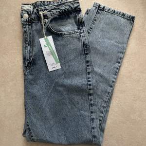 Jeans från Ginatricot  Aldrig använda 
