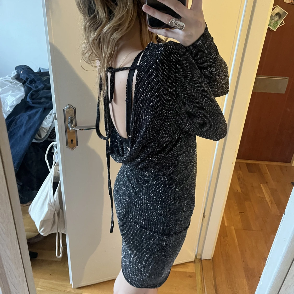 Glittrig festklänning - 90