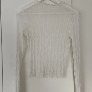 Tröja från gina - Genomskinlig tröja från Gina. Använd få gånger. Inga defekter.